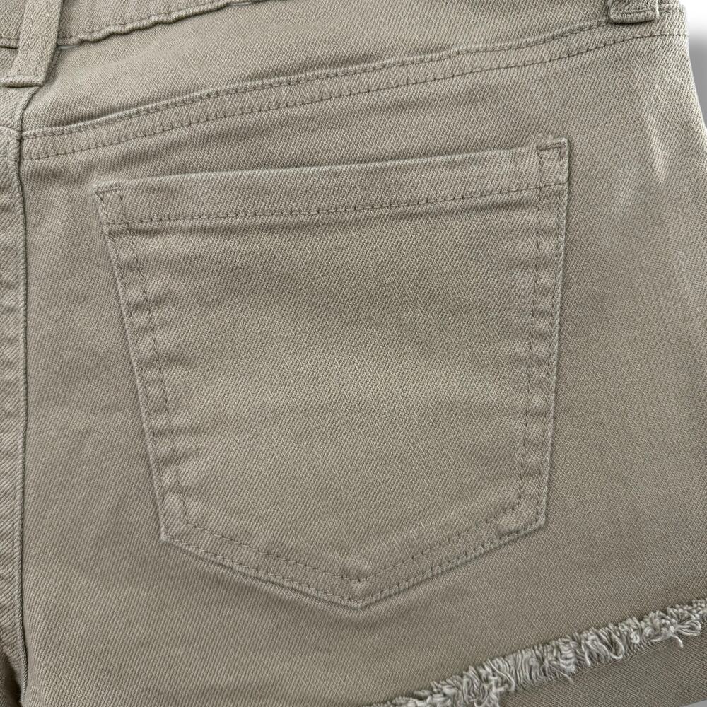 NEW Celebrity Pink Regeneration Green Shorts Size 13 / 31 Distressed Frayed NWT - Picture 5 of 7